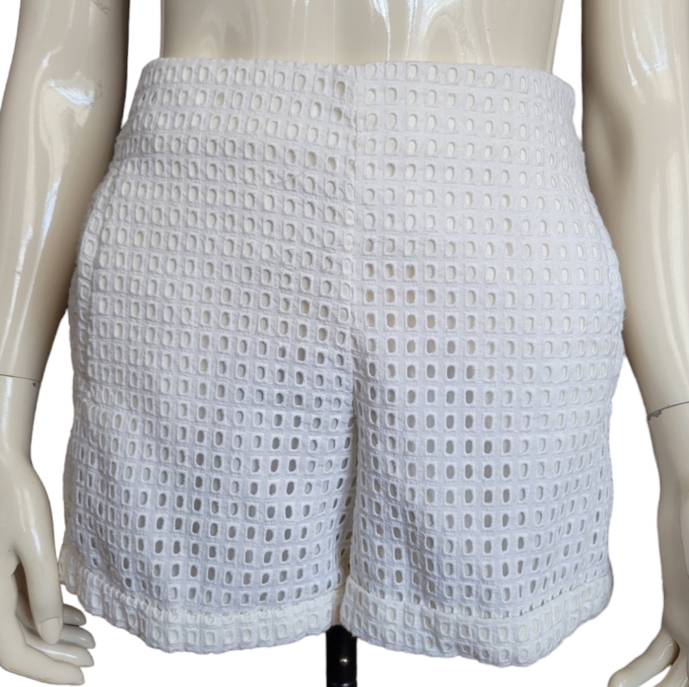 size 2 white mesh h&M shorts